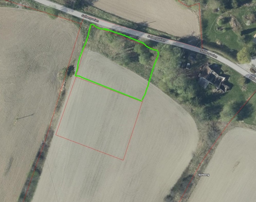 Her er tomten markert i grønt Galleribilde