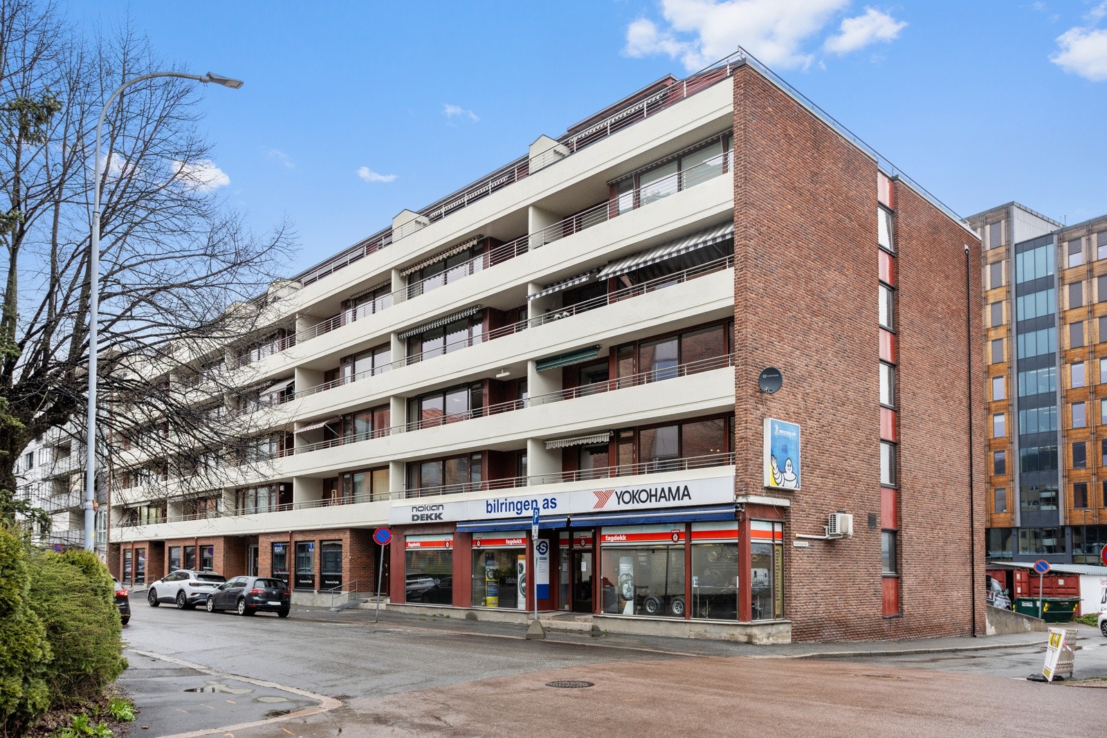 Fasadebilde. Galleribilde