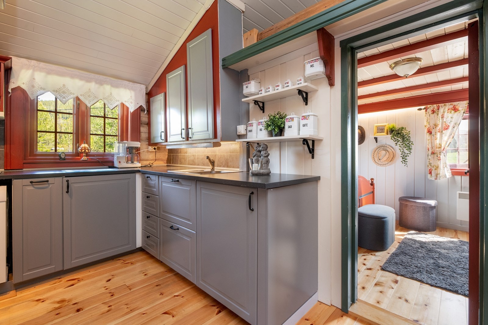 I hytta er det i dag et romslig soverom. Galleribilde