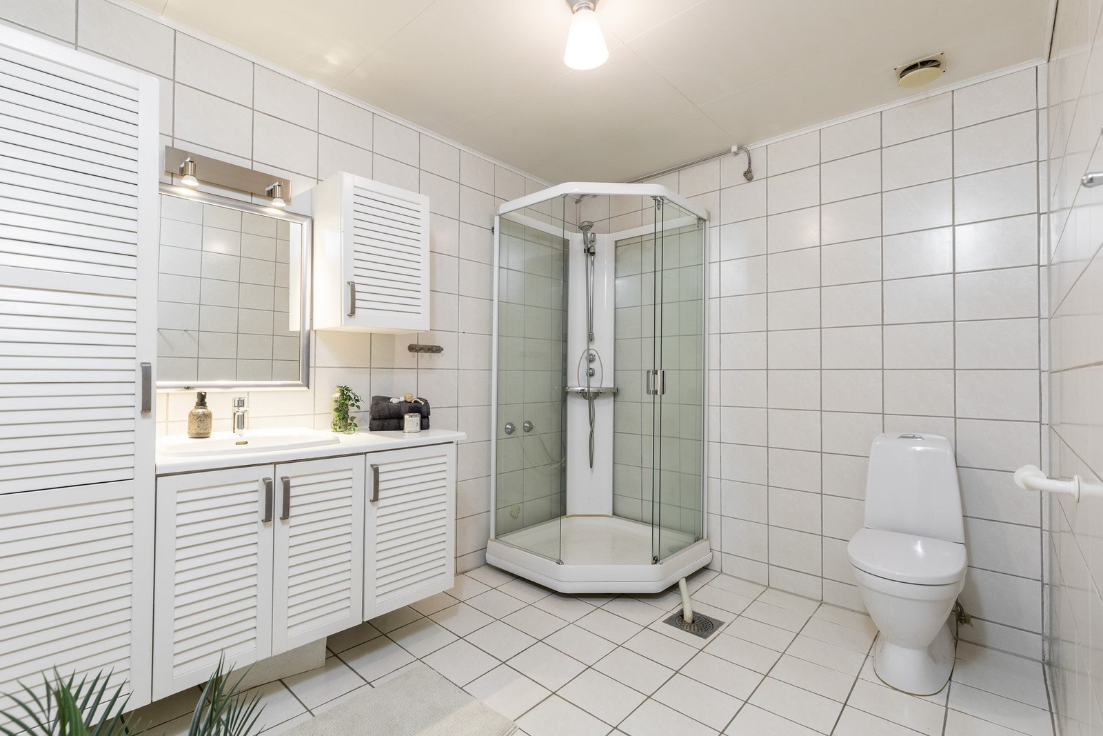 Flislagt baderom med gulvvarme. Galleribilde