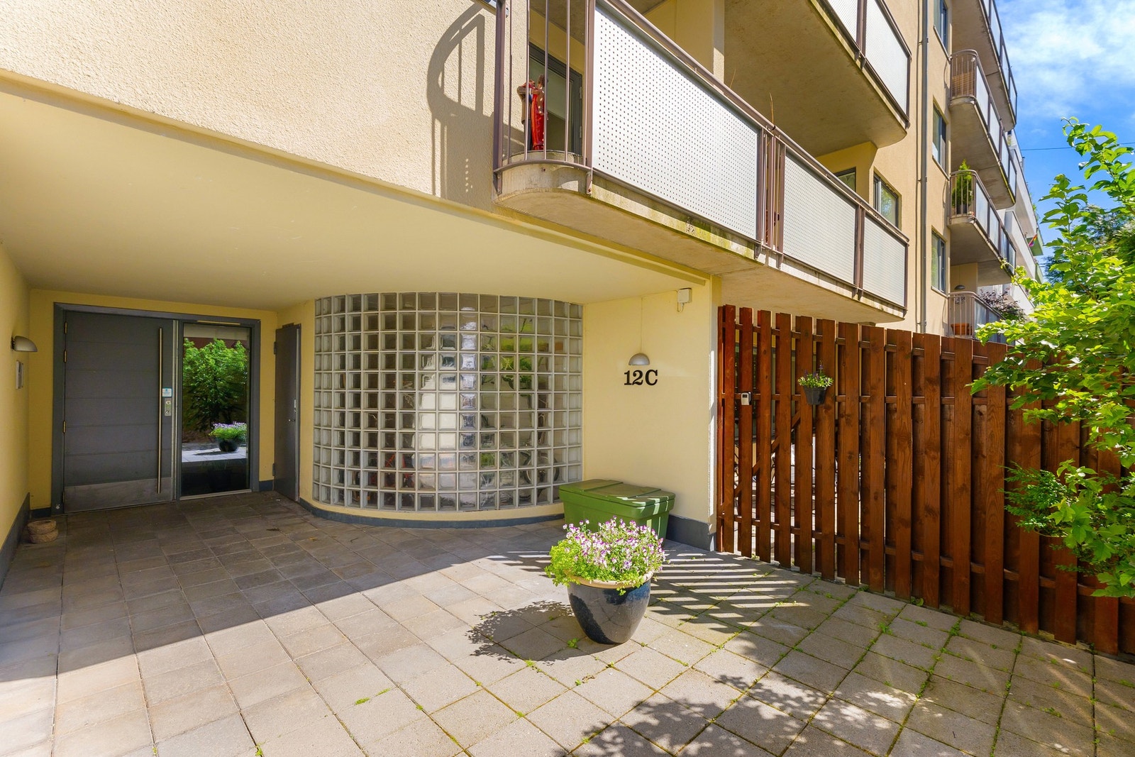 Hyggelig inngangsparti. Galleribilde