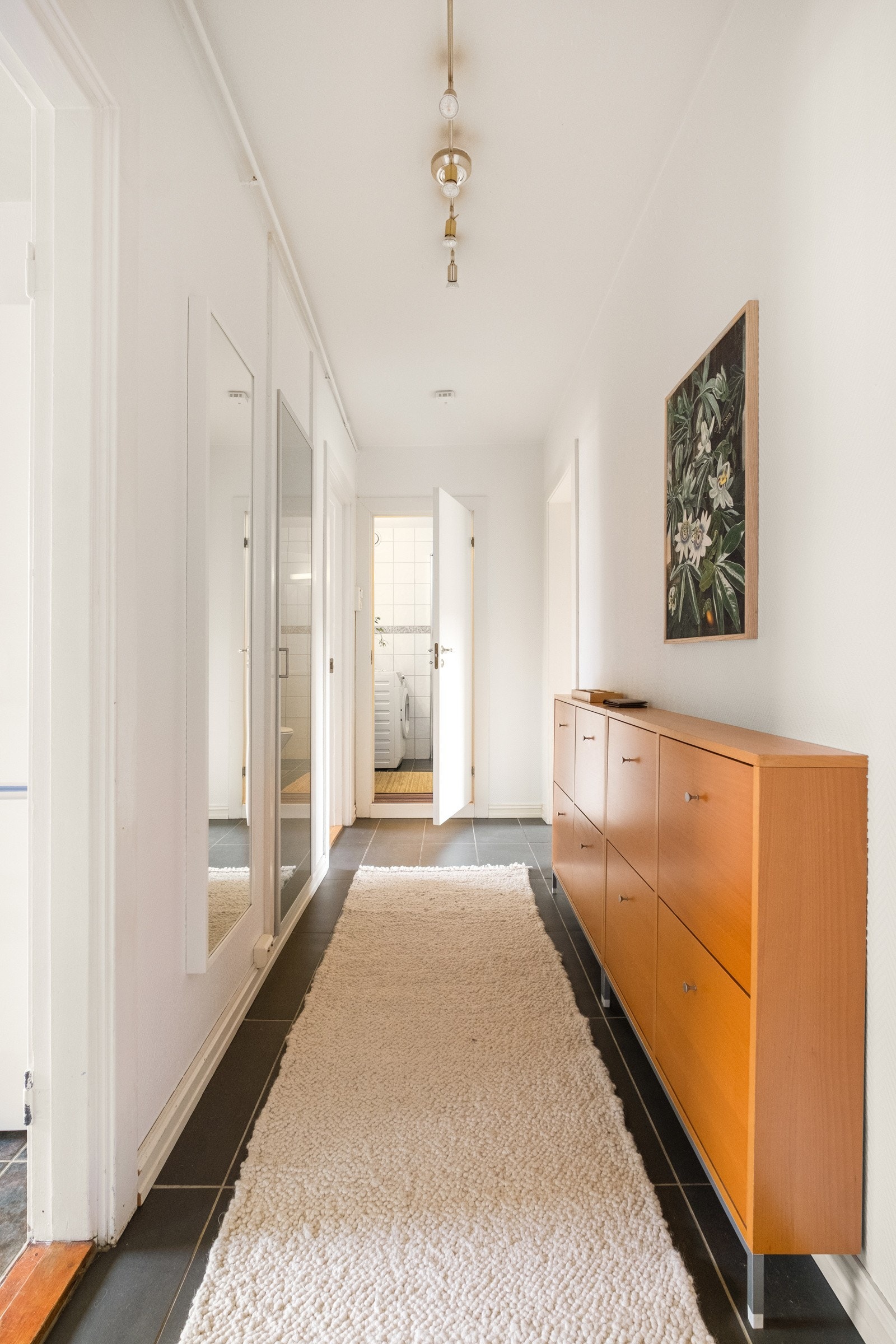 Inngangspartiet er et hyggelig første møte med boligen. Galleribilde