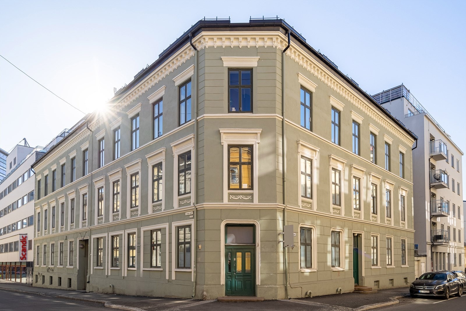 Borettslaget gikk gjennom en større rehabilitering i 2018 hvor de pusset fasade og byttet vinduer. Galleribilde