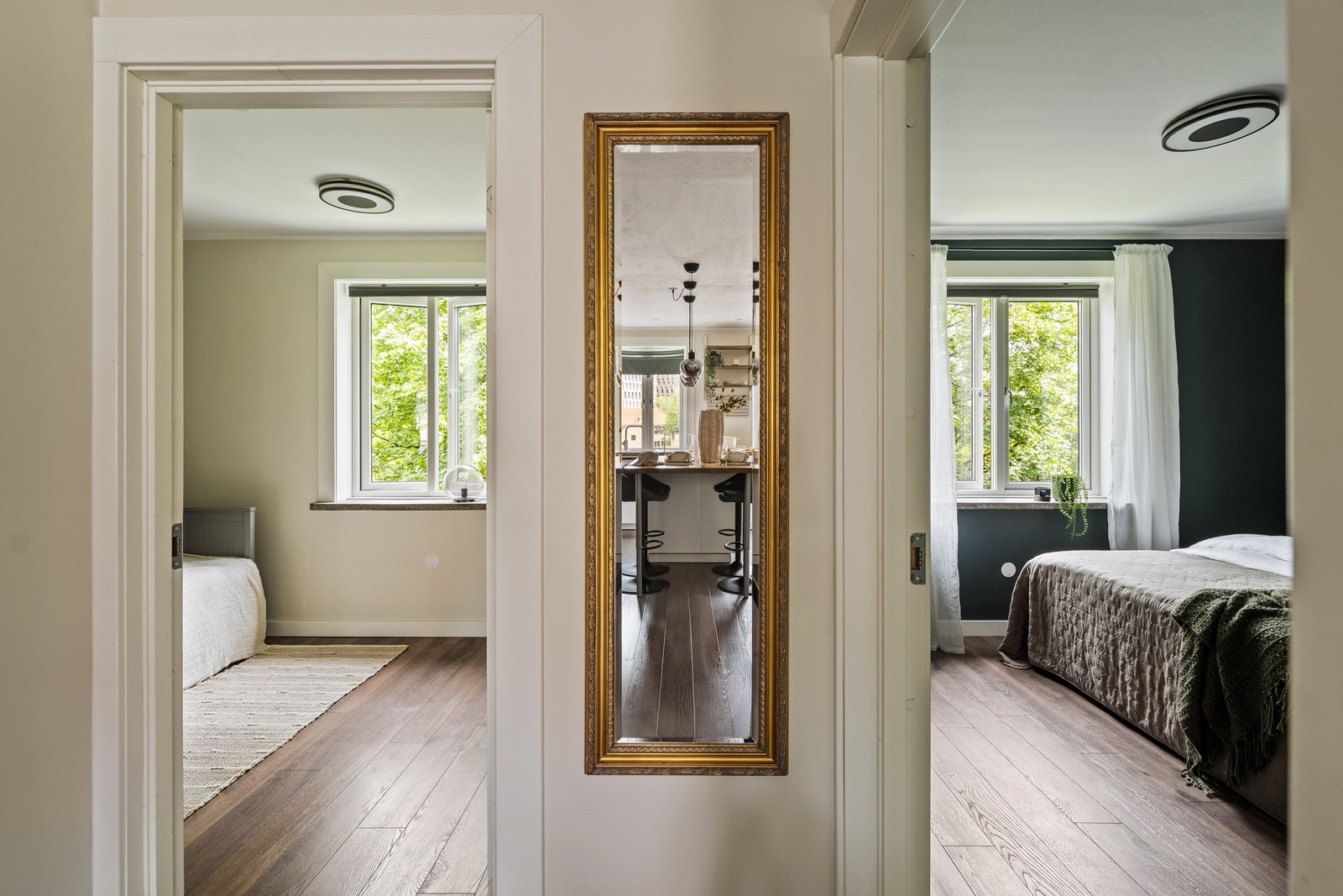 Praktisk planløsning med to soverom vegg i vegg. Galleribilde