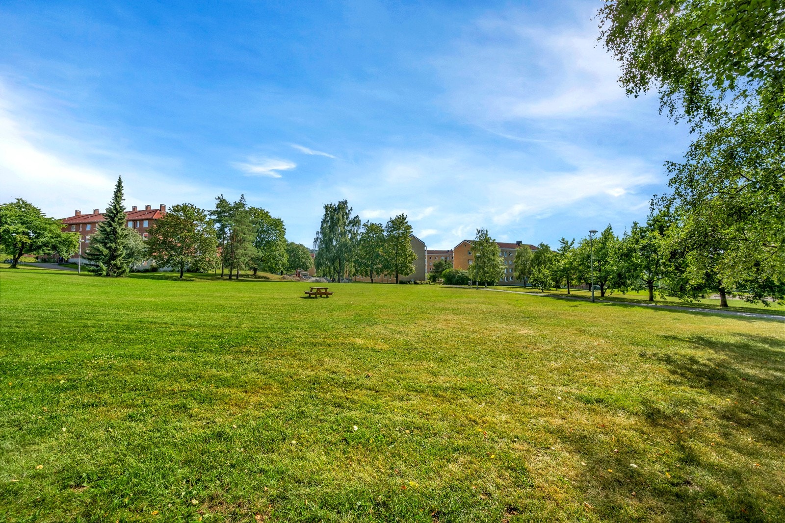 Etterstad har store grøntområder med park og lekeplasser. Galleribilde