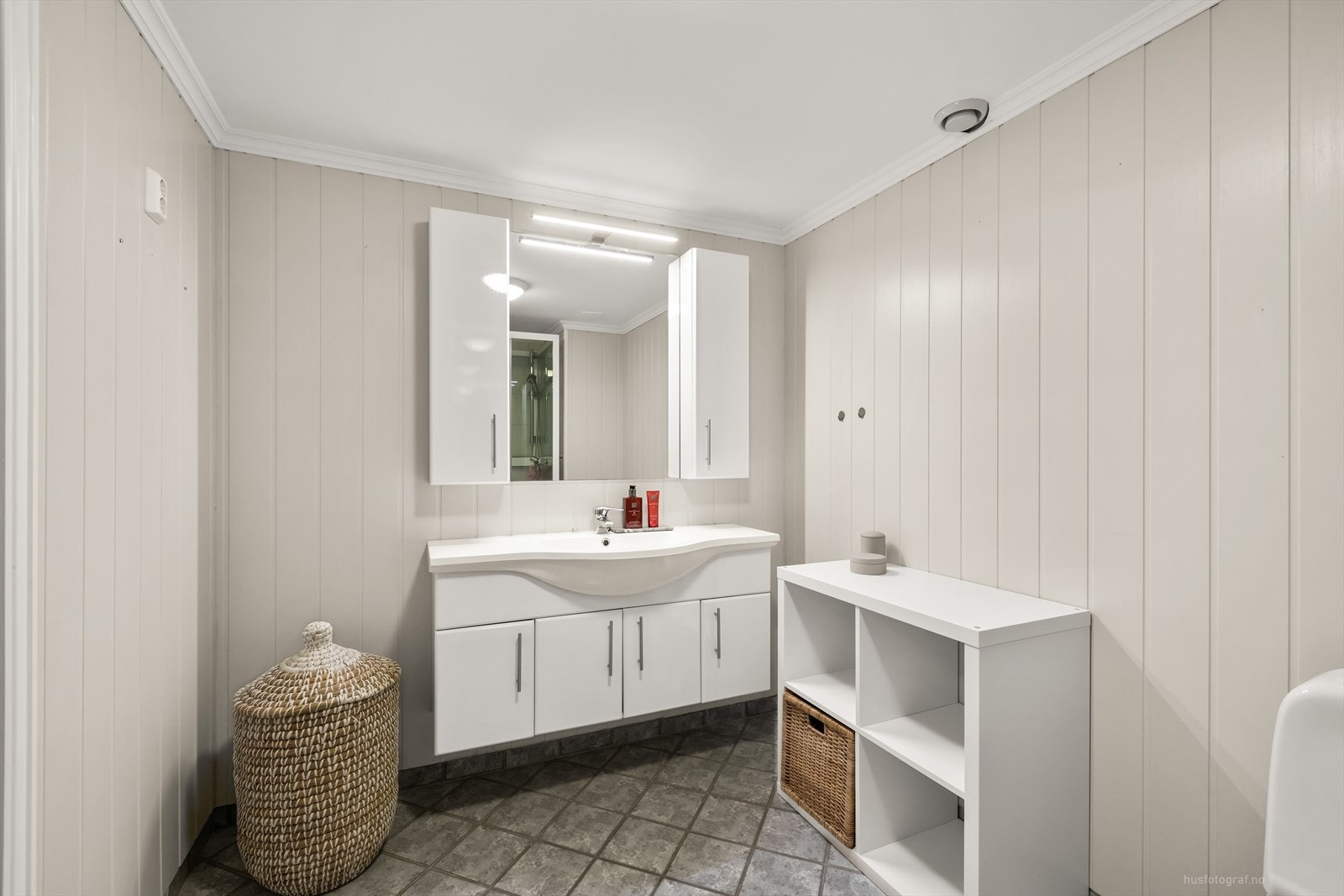 Godt med plass på badet Galleribilde