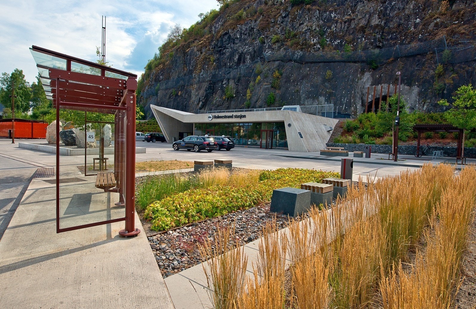 Det er heller ikke lang vei til flott togstasjon Galleribilde