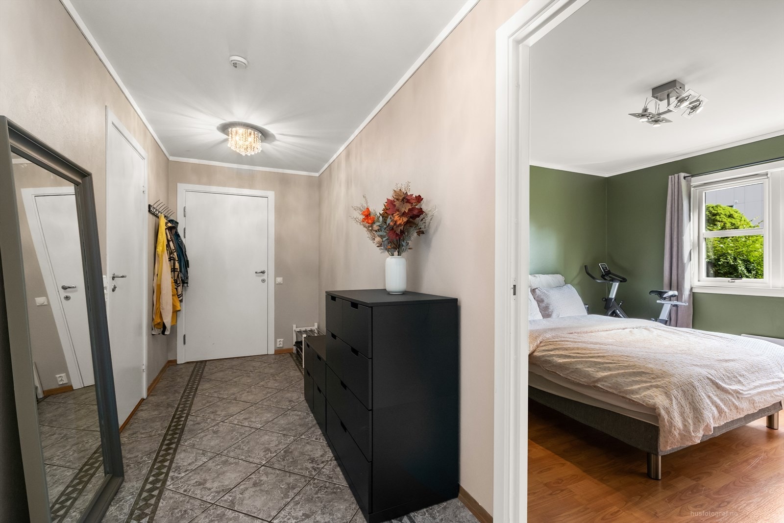 Gang med tilgang på soverom og bad/vaskerom Galleribilde