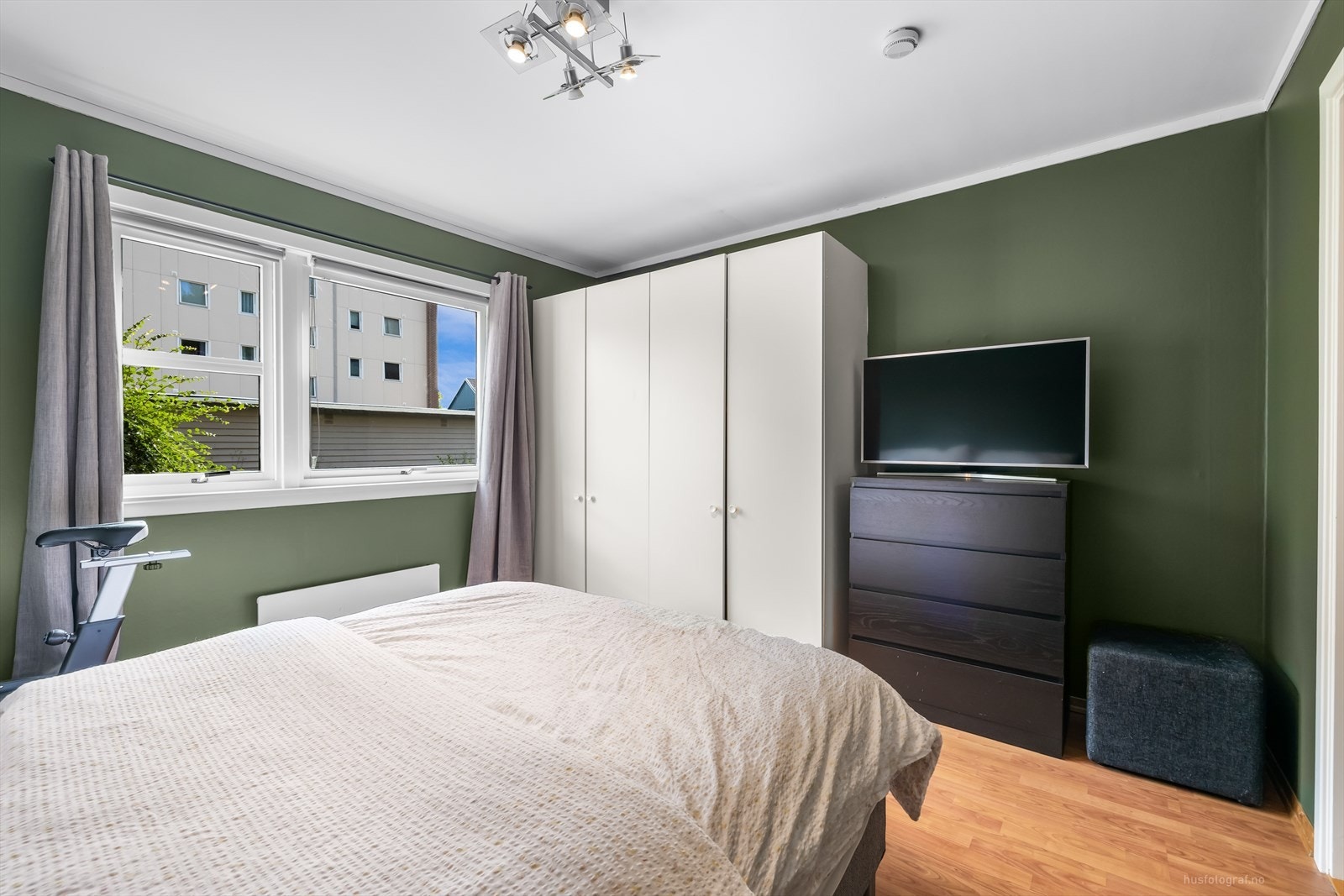 Det er også fin plass til garderobe Galleribilde