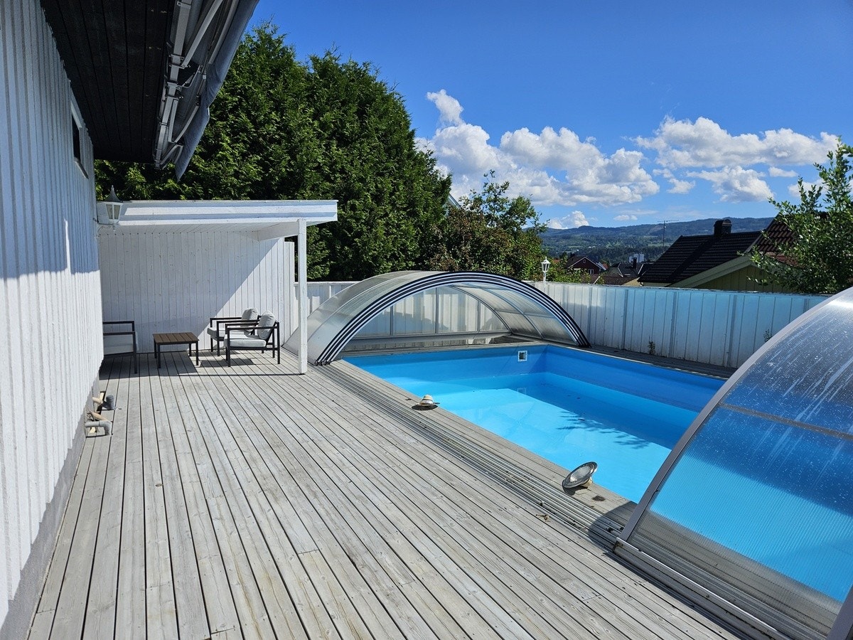 Uteområde. Møblement følger med. Galleribilde