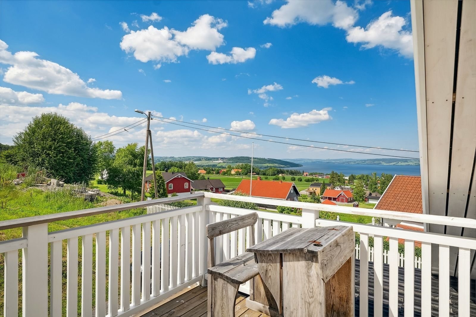 Utsikt tatt fra balkong i andre etasje. Galleribilde