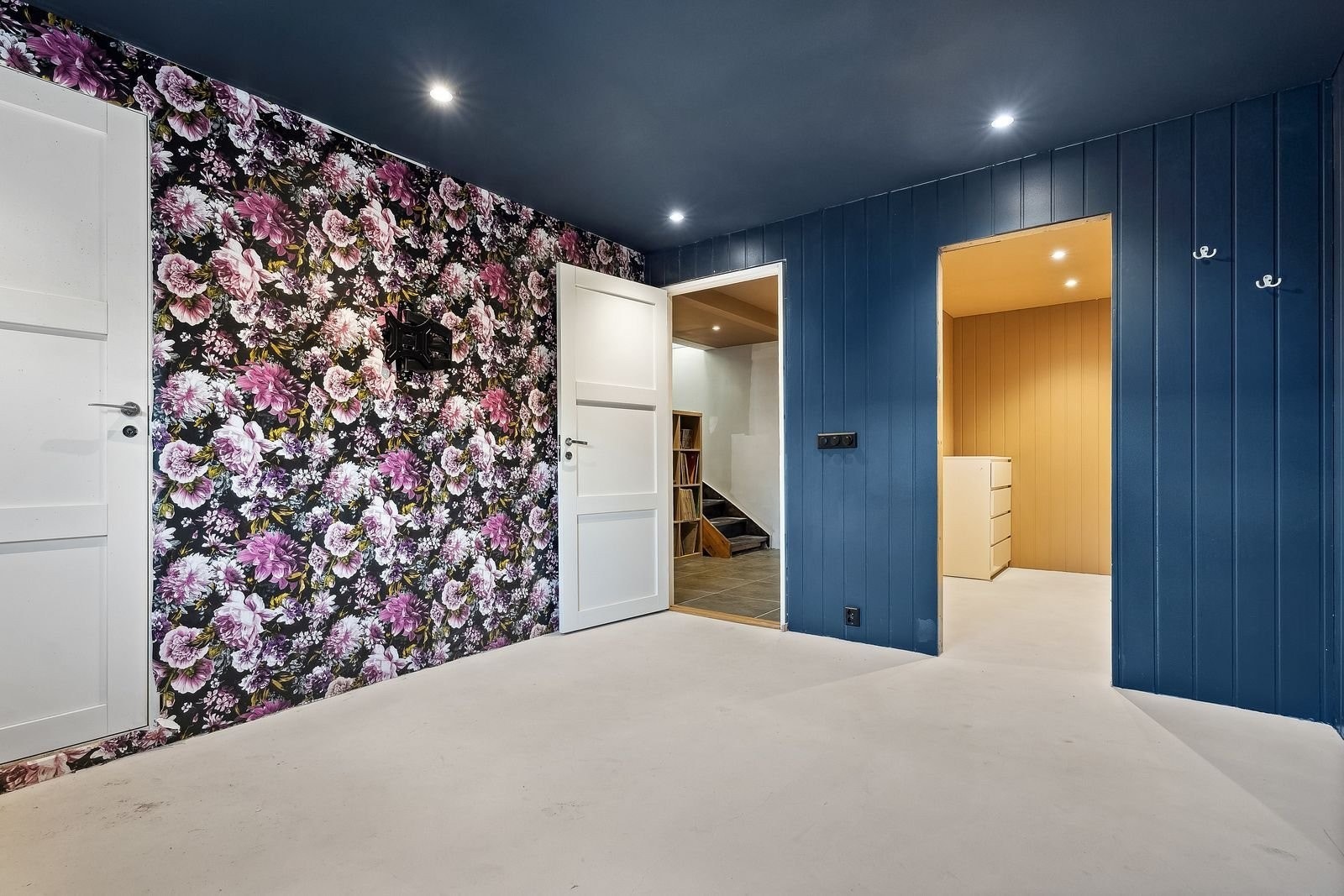 Soverom i kjeller med tilhørende walk-in garderobe. Galleribilde