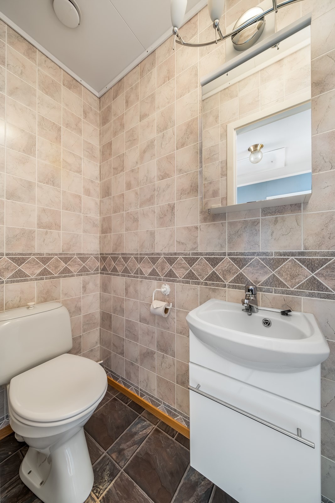 Toalettrom i hovedetasje Galleribilde