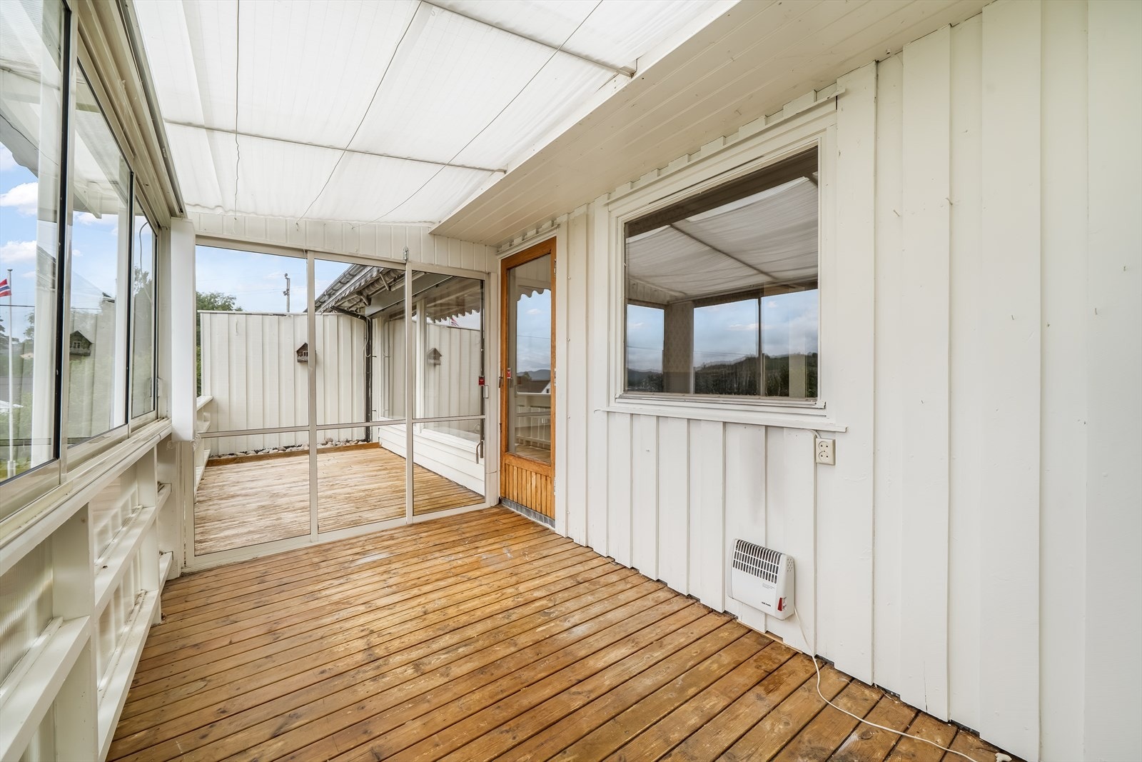 Innglasset balkong ved kjøkken Galleribilde