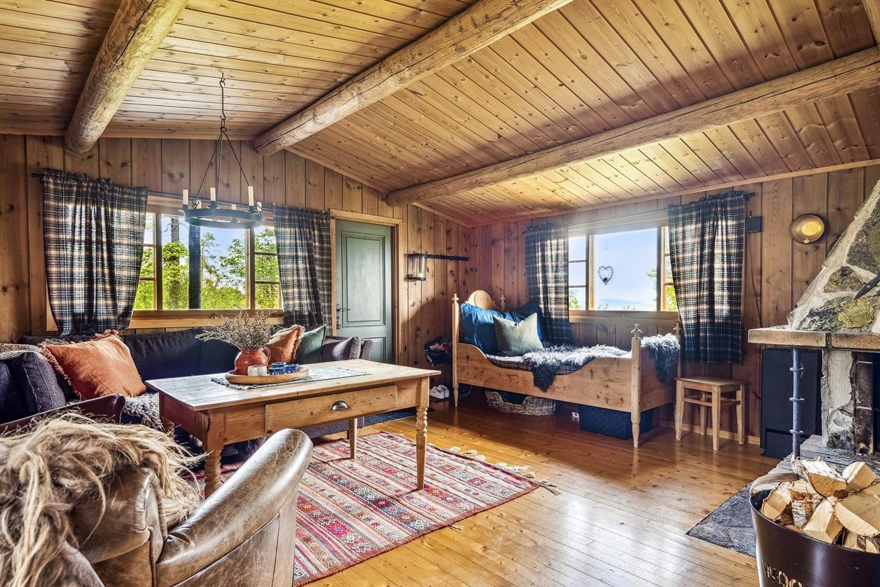 Stor og fin stue med utgang til terrasse Galleribilde