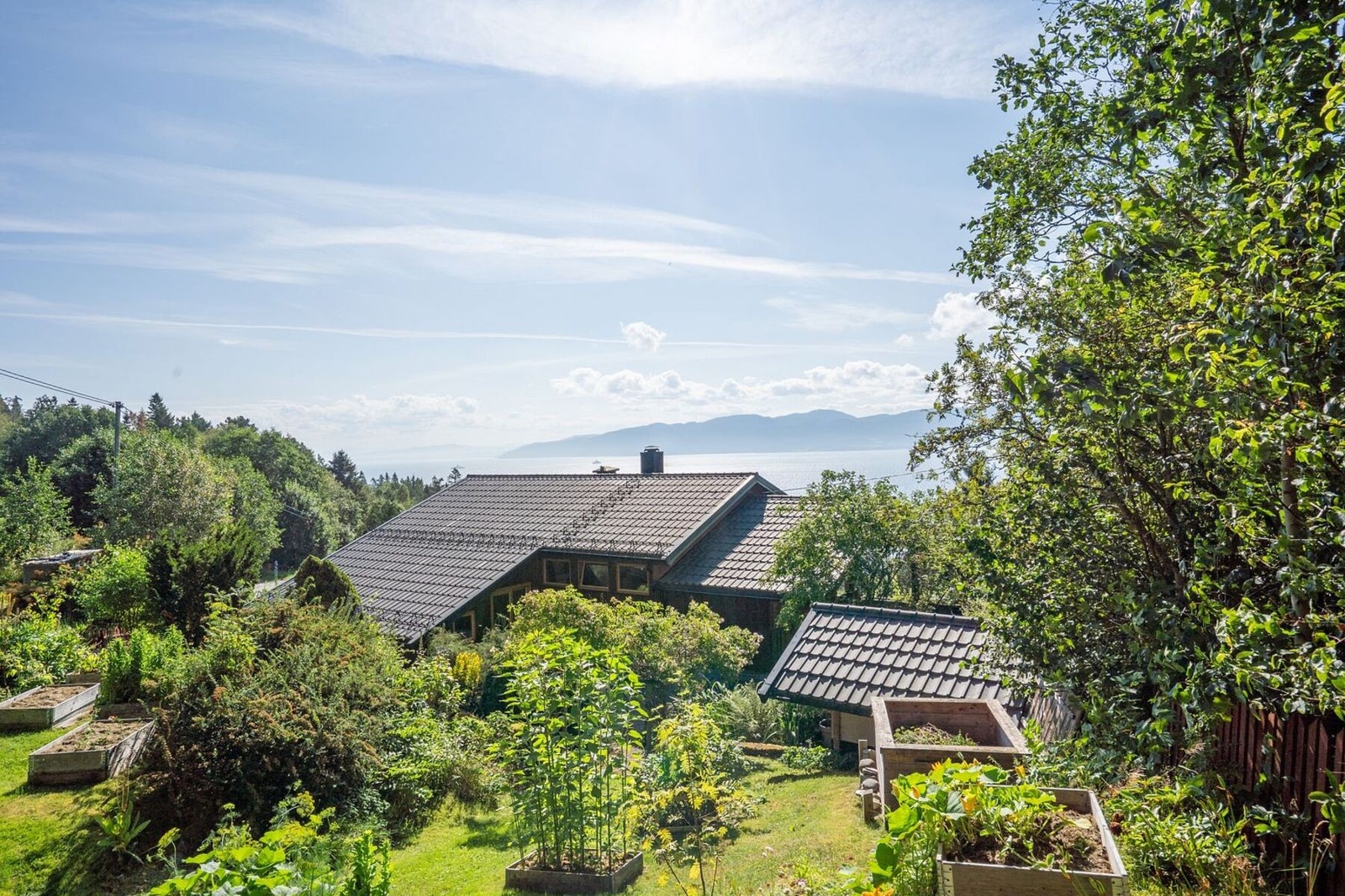 I perioden 2018 til 2023 har deler av fasaden blitt betydelig oppgradert. Galleribilde