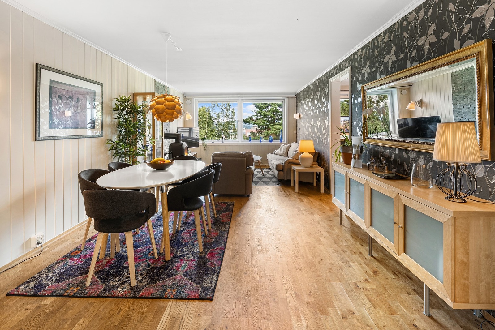 En flott 3-roms andelsleilighet beliggende i populære Othilienborg borettslag. Galleribilde