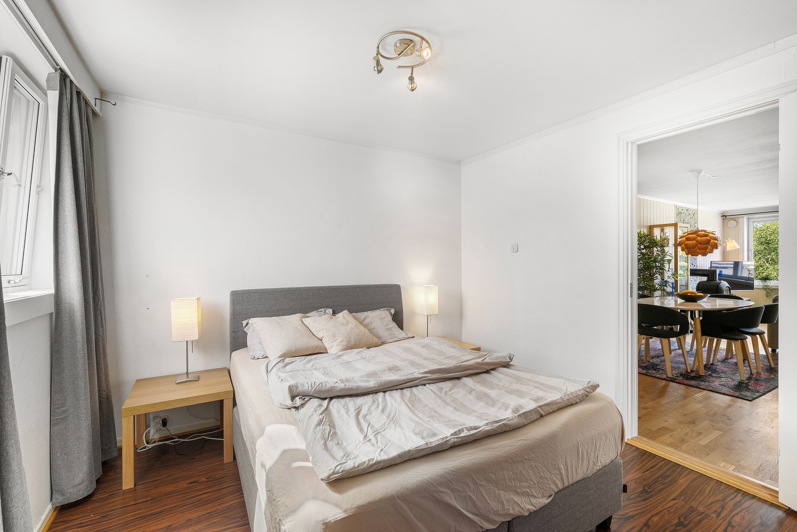 Soverommet er utstyrt med en praktisk garderobeløsning. Galleribilde