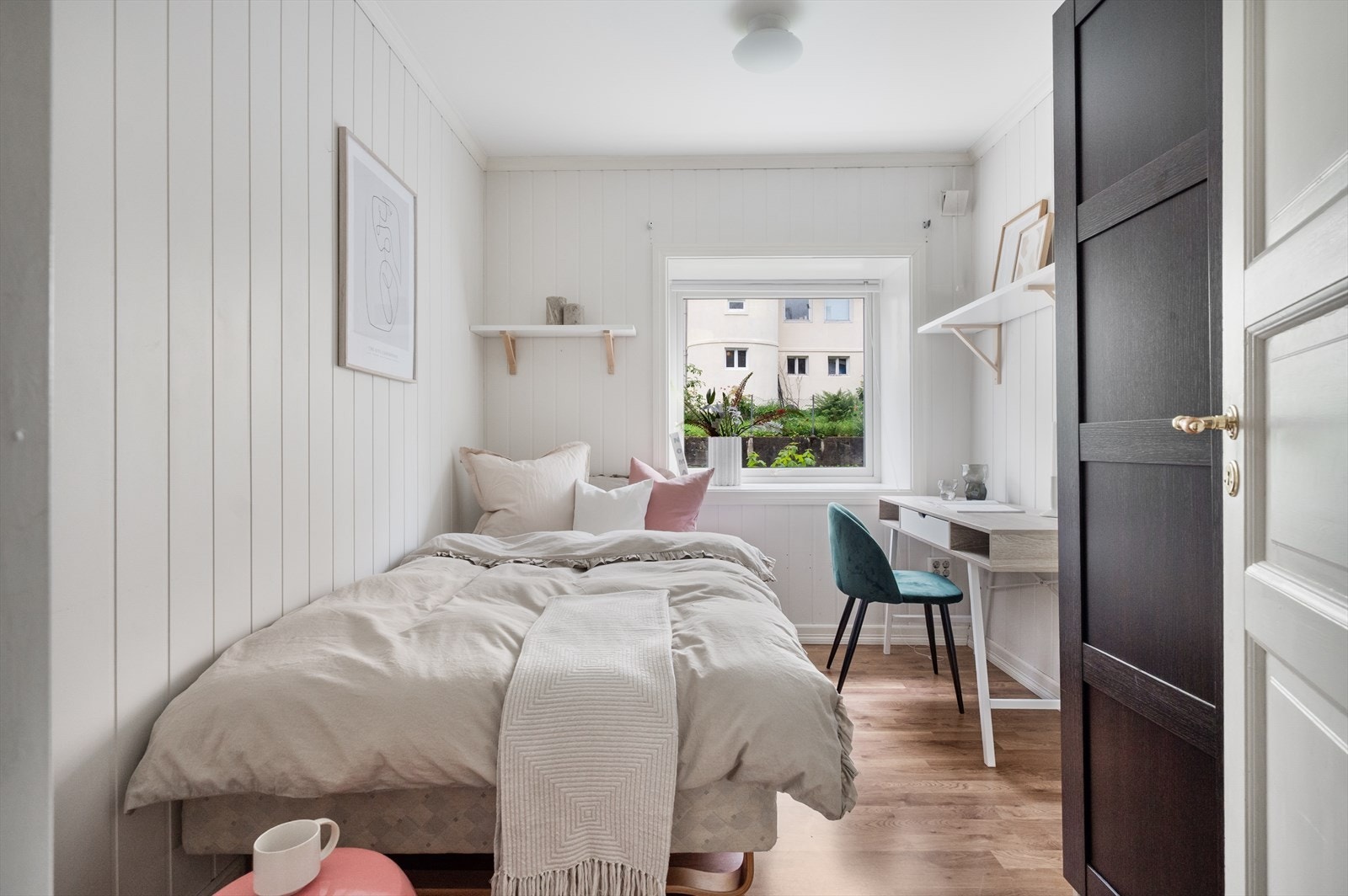 Har du ikke behov for to soverom kan det ene brukes som gjesterom, hobbyrom eller kontor. Galleribilde