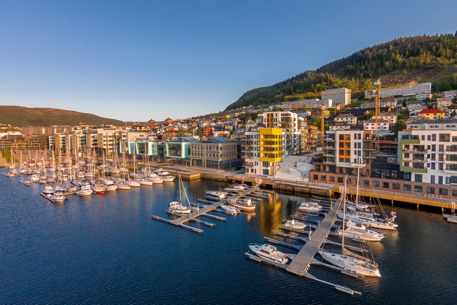 I området bor det en fin blanding av unge, voksne og småbarnsfamilier - Her kan alle trives! Galleribilde