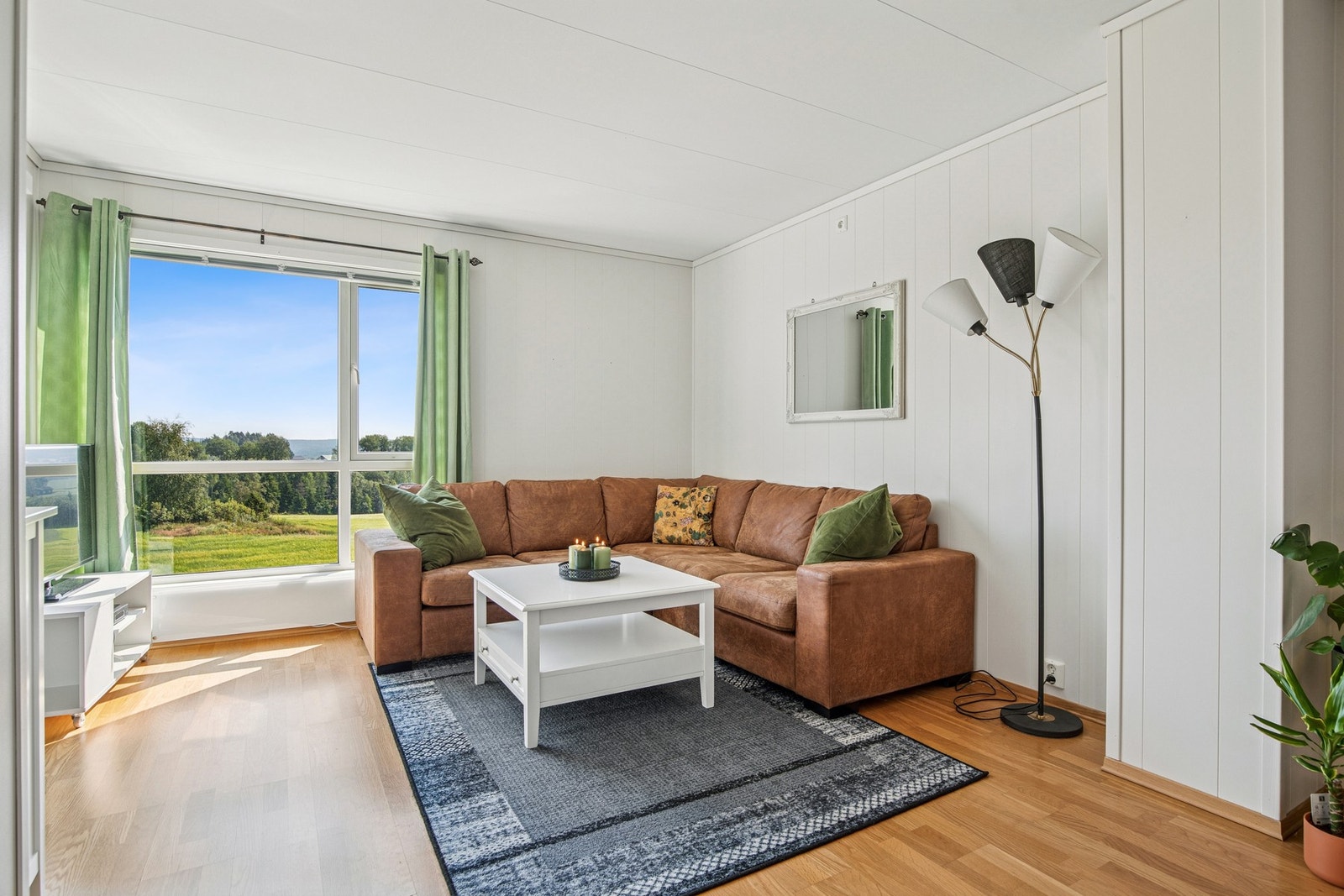 Johanne Borgens veg 6E ligger i et svært attraktivt og rolig boligområde på Borgen i Ullensaker. Galleribilde