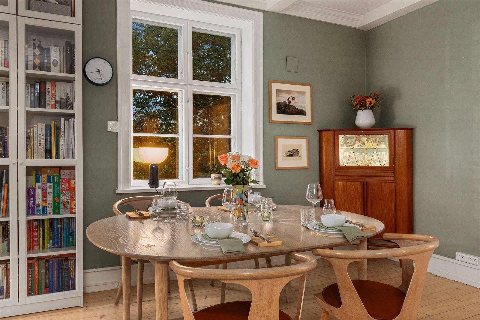 Spisestue. Galleribilde