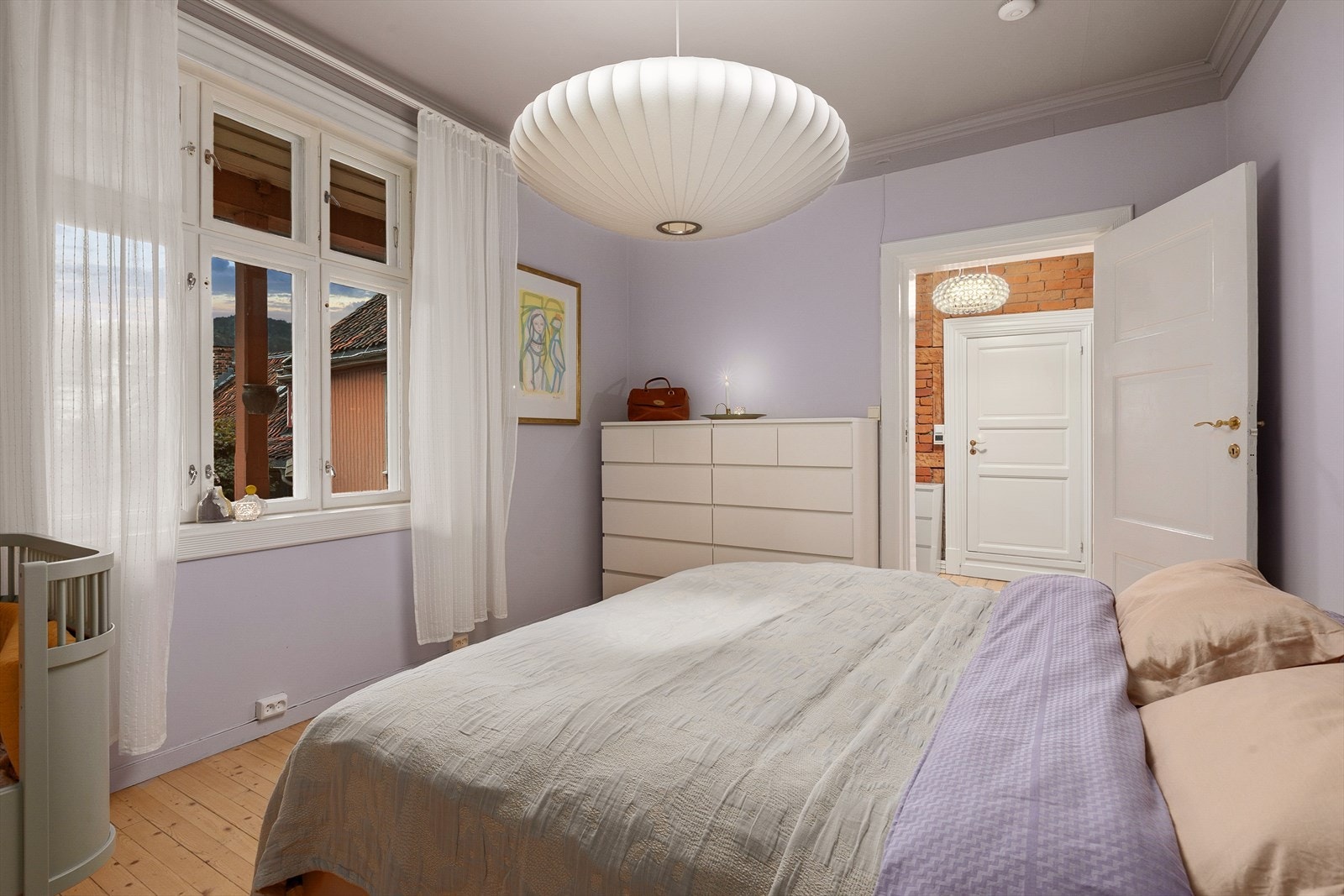 Soverommet er vendt mot bakgården. Galleribilde