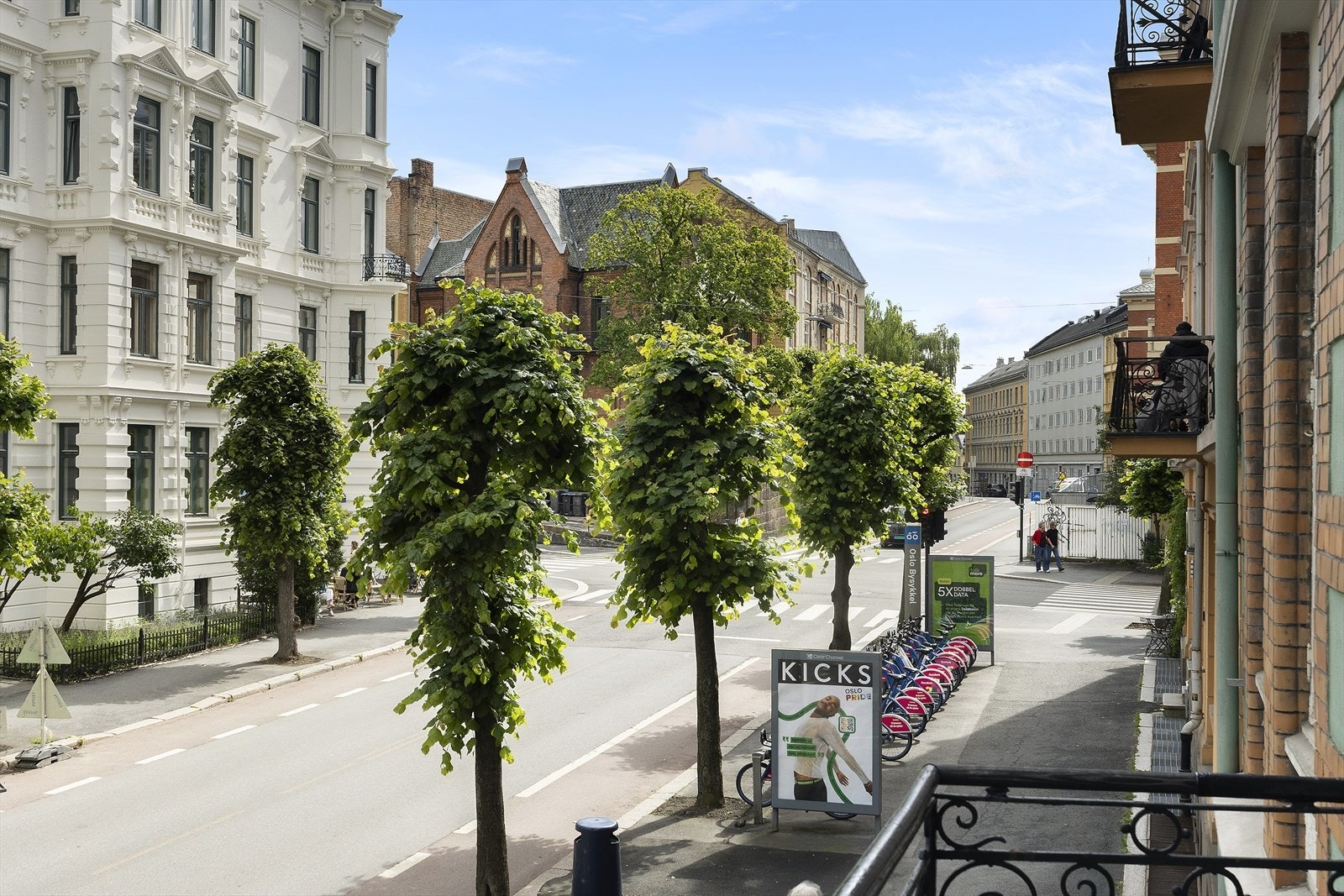 Flott utsyn over de fasjonable gatene i nærområdet. Galleribilde
