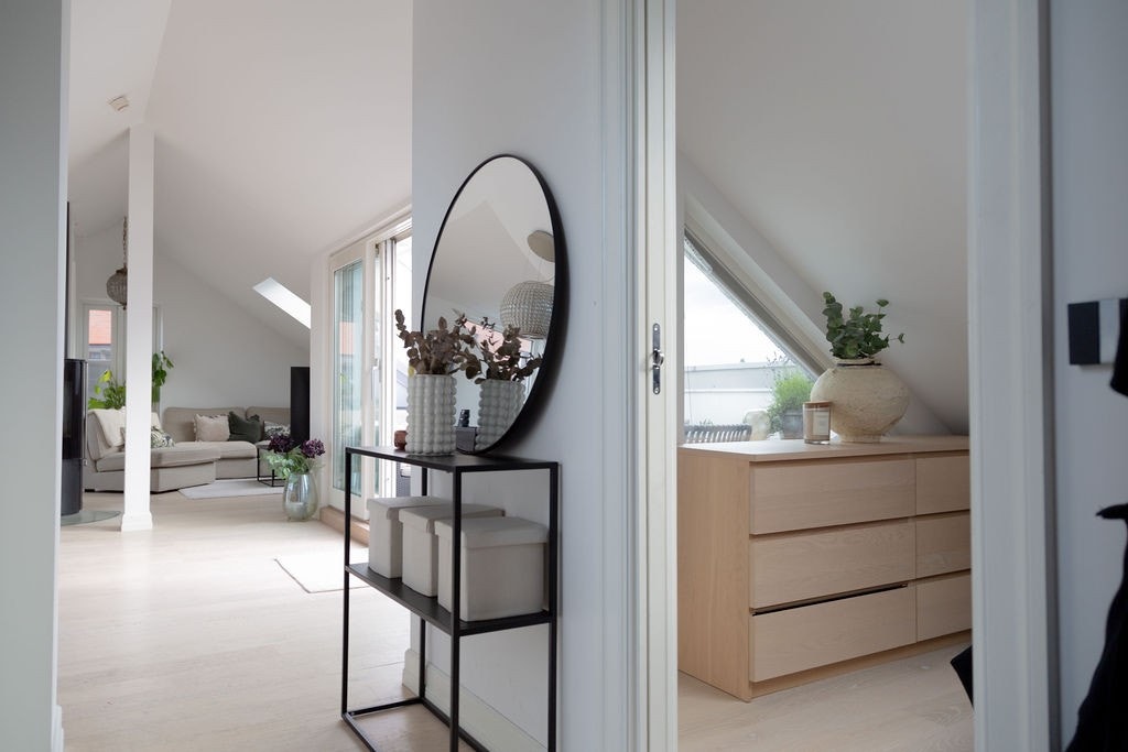 Fra stuen er det også utgang til en romslig terrasse. Galleribilde