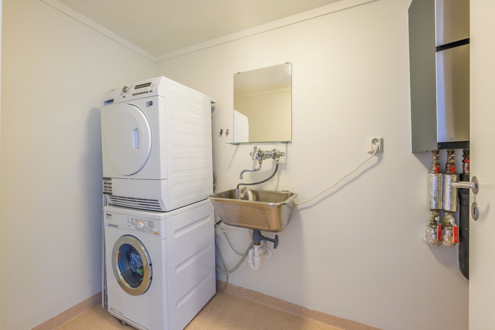 Vaskerom i kjeller på 4,5 kvm. Galleribilde