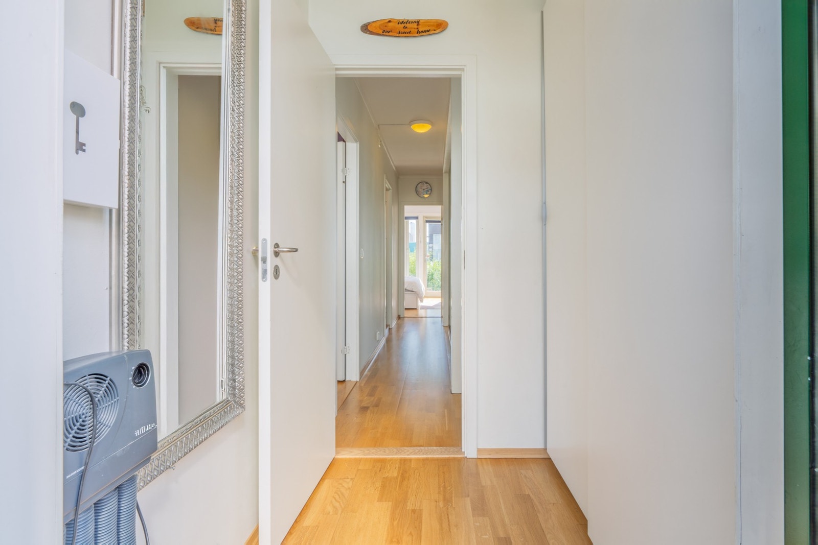 Trivelig og lyst inngangsparti. Galleribilde