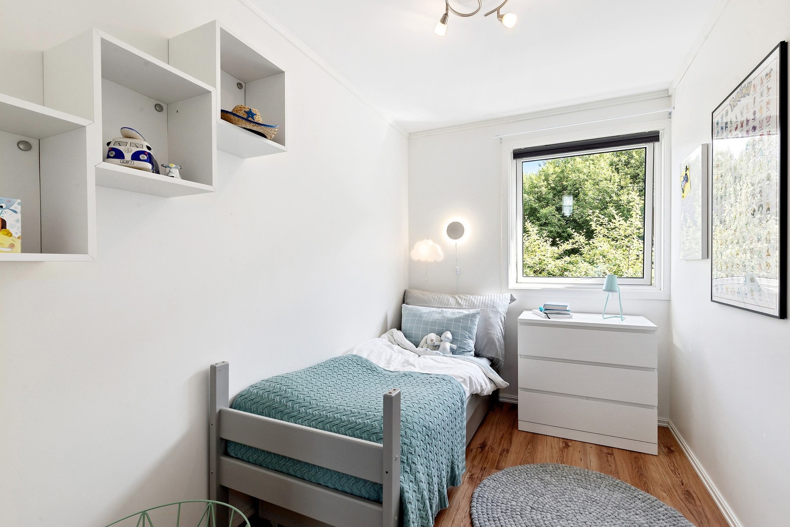 Soverom 2 passer ypperlig som barnerom, gjesterom eller hjemmekontor. Galleribilde