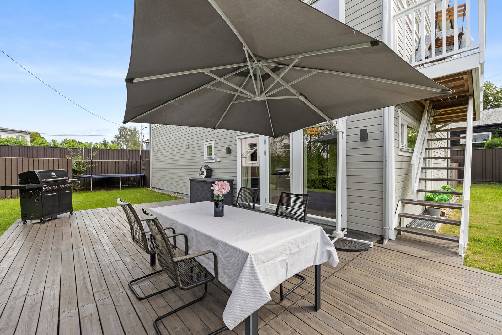 Eiendommen har svært gode solforhold gjennom dagen. Galleribilde