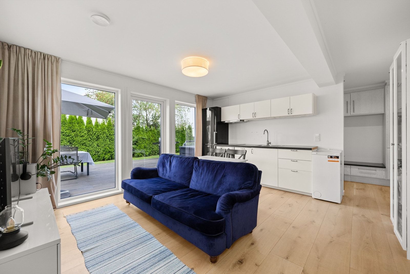 Dette er koselig Hybeldel med en stue/kjøkken løsning beliggende 1. etasje. Galleribilde