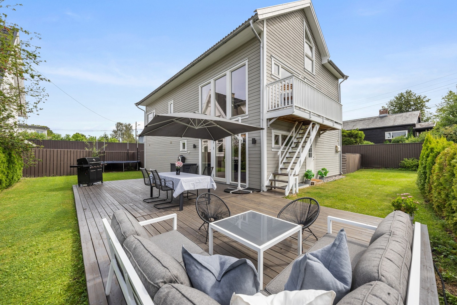 Velkommen til Bjerkelundsveien 4A, presentert av eiendomsmegler Edvard Chapsang ved Eie eiendomsmegling avdeling Sandvika. Galleribilde