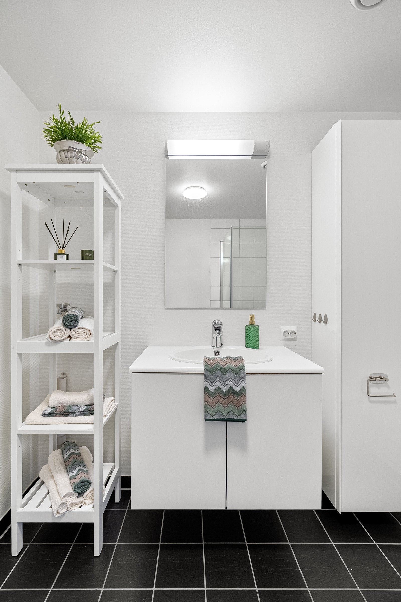 Varmekabler i gulv. Galleribilde