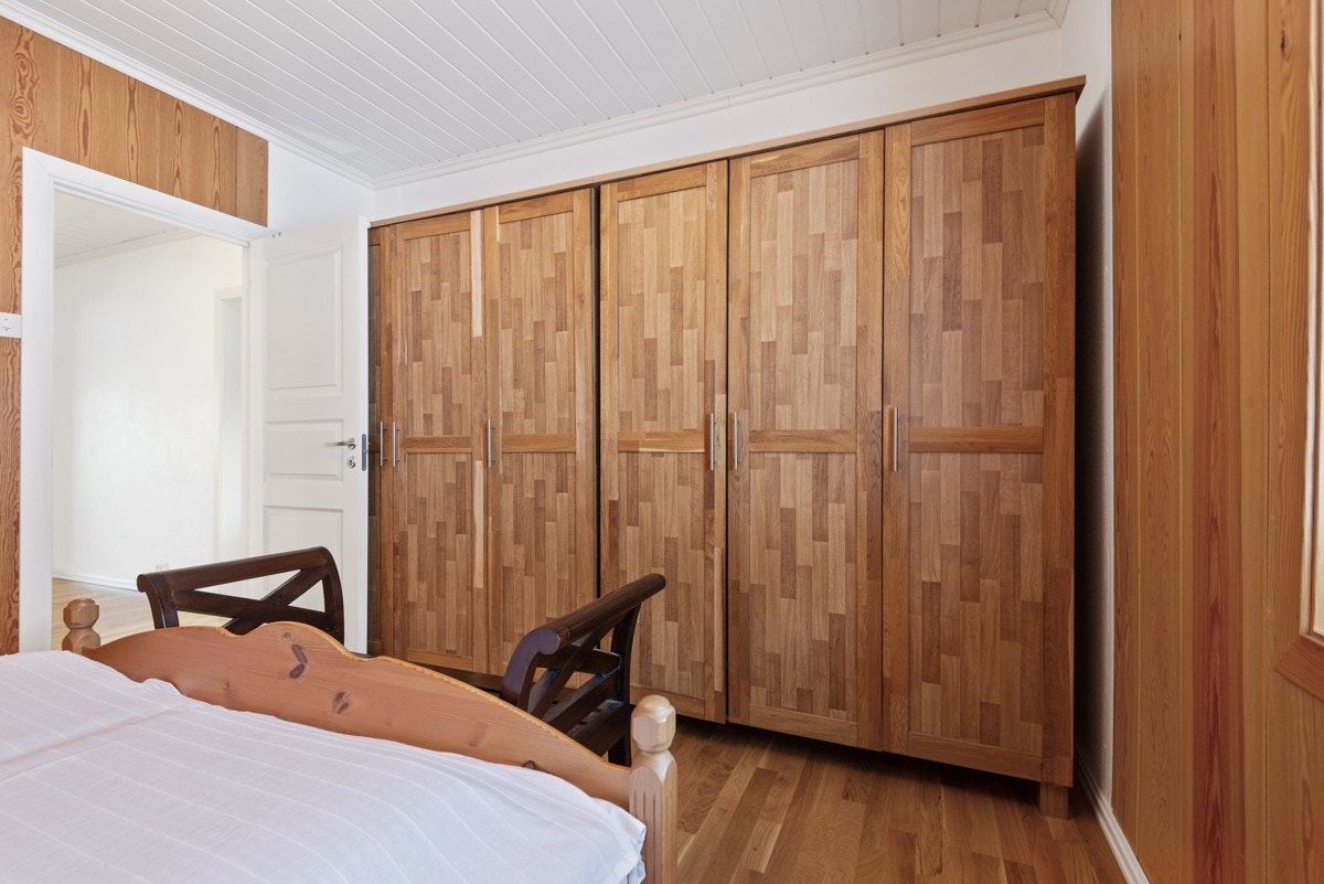 Romslig garderobeløsning Galleribilde