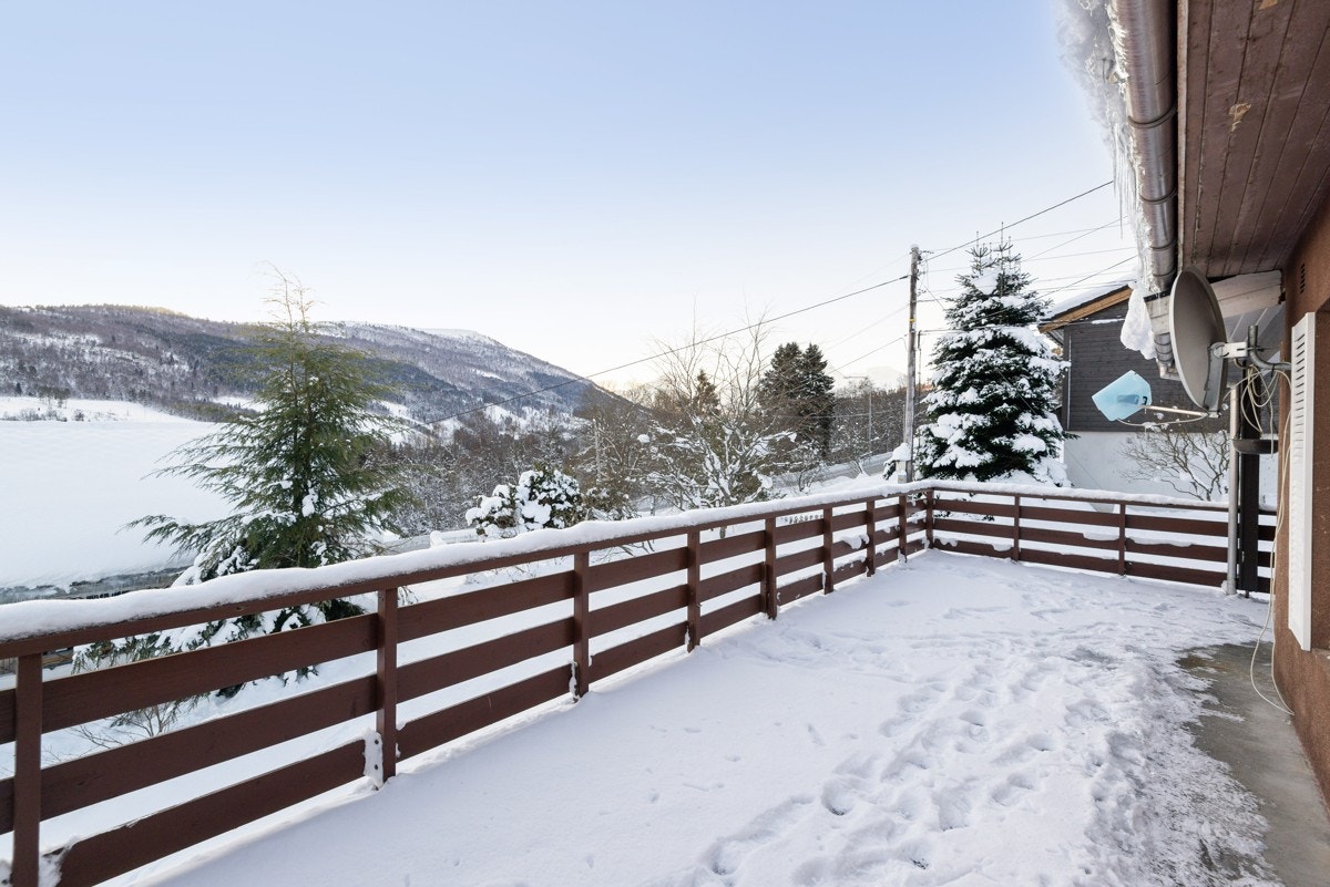 Rommet har også utgang til en romslig veranda på ca. 40kvm Galleribilde
