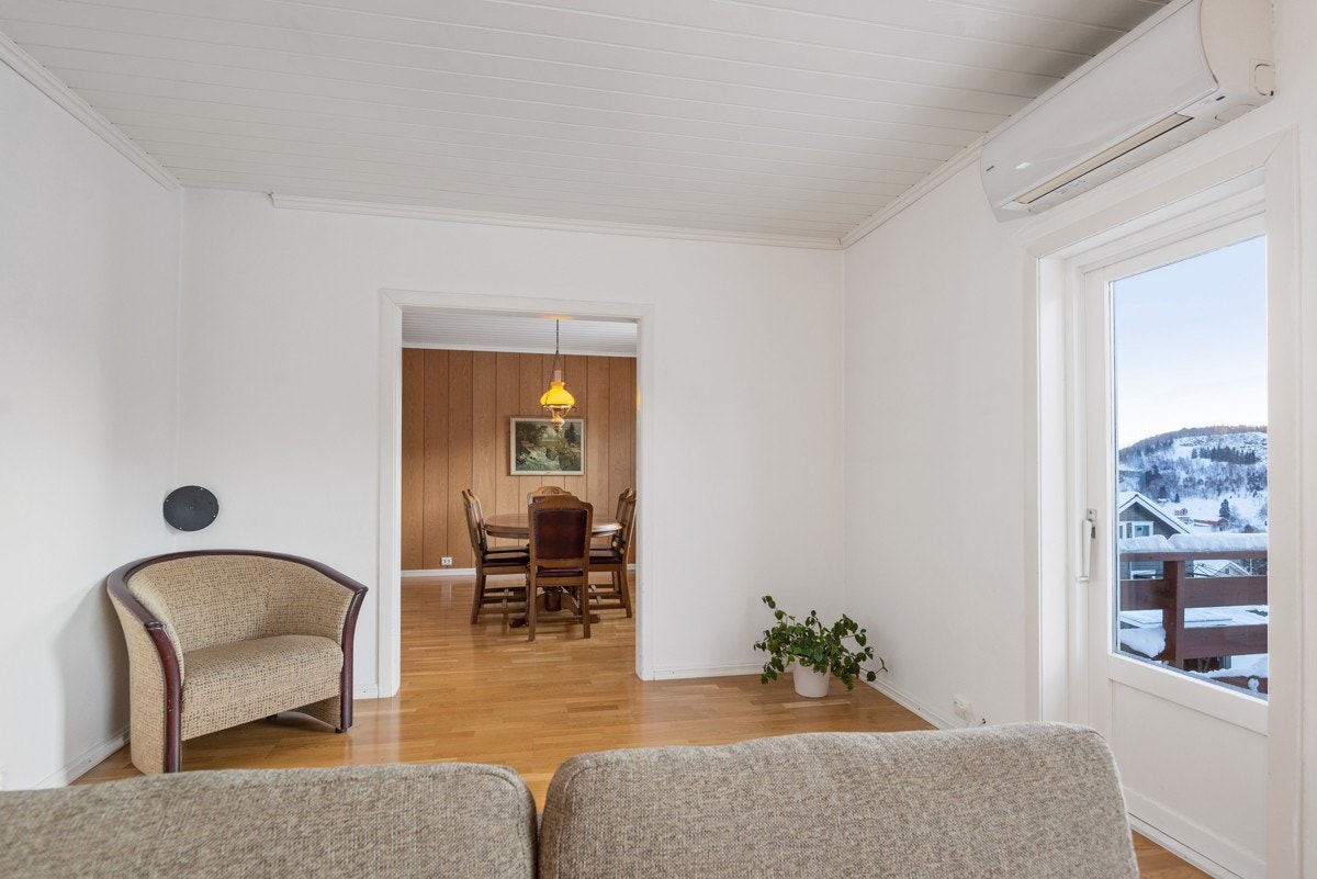 Stuen ligger vegg-i-vegg med spisestuen Galleribilde