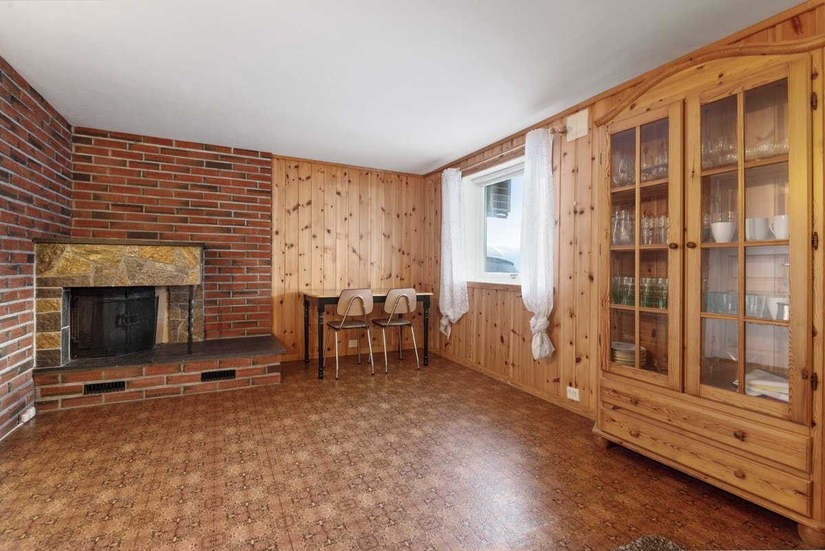 Romslig kjellerstue med gulvvarme Galleribilde