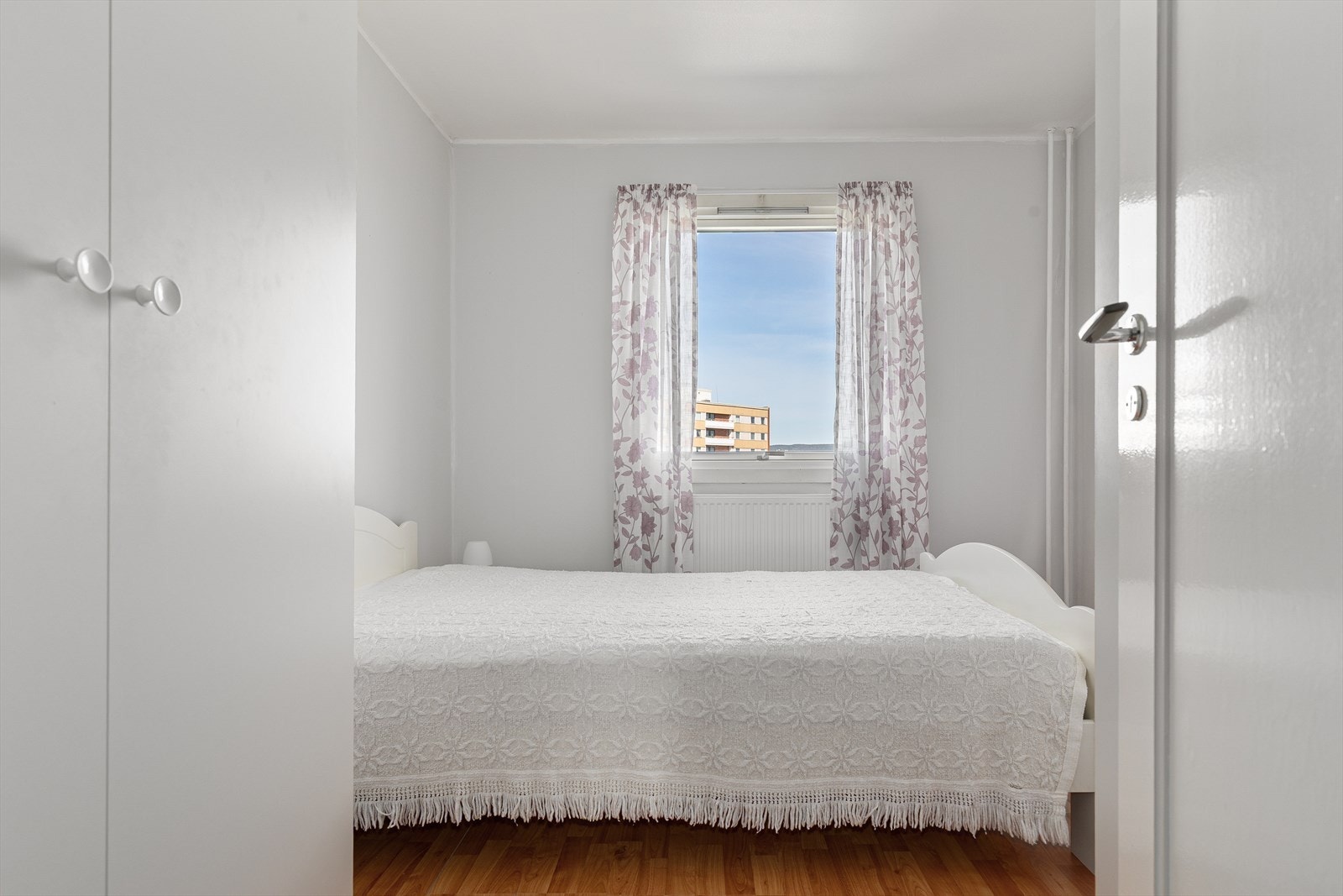 Det andre soverommet er også lyst og fint Galleribilde