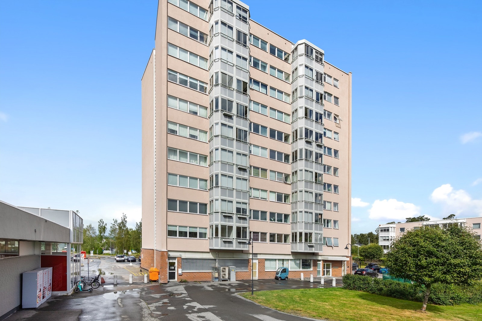 Kun en kort biltur fra leiligheten kommer du til strømmen storsenter som er et av Norges største kjøpesenter Galleribilde