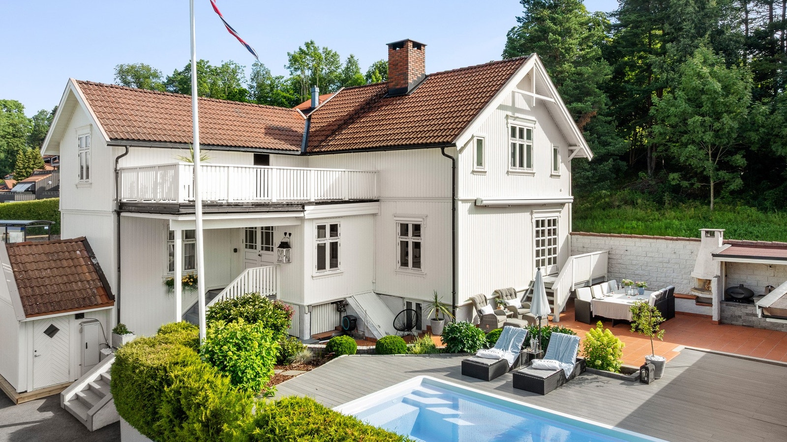 Uteområdet fremstår med sjeldent høy standard, og er en usjenert oase i sentrum. Galleribilde