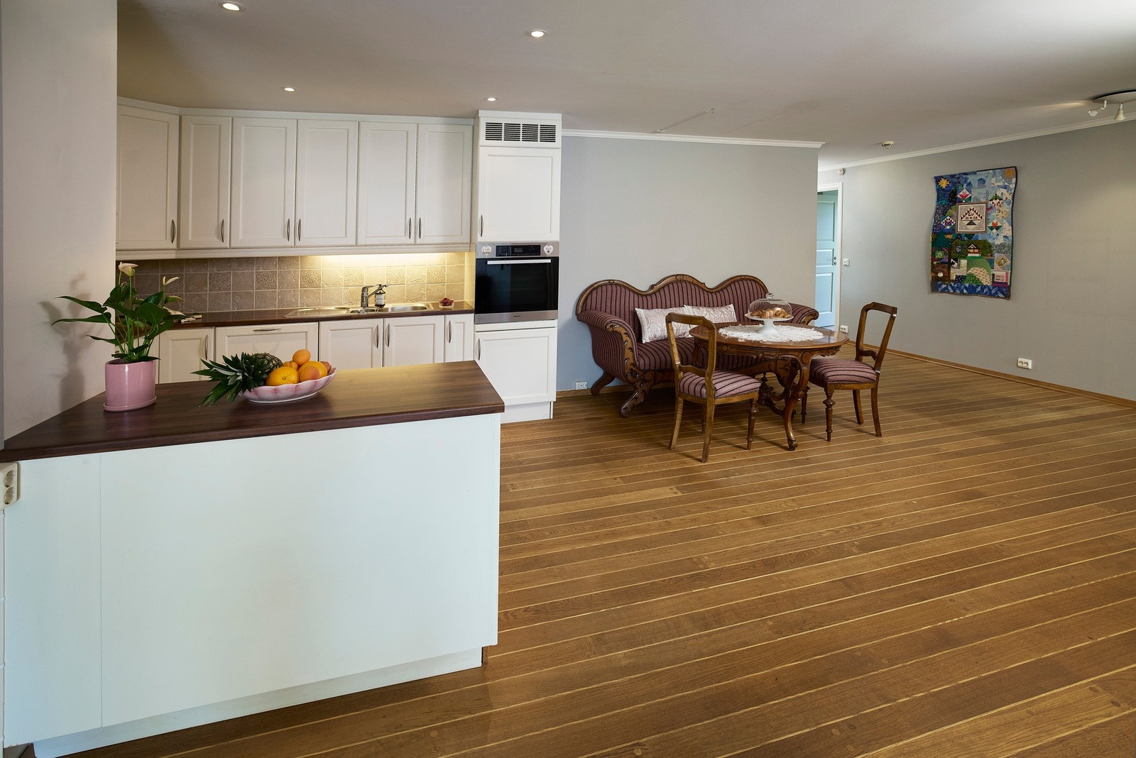 Delvis åpen løsning mot kjøkken Galleribilde