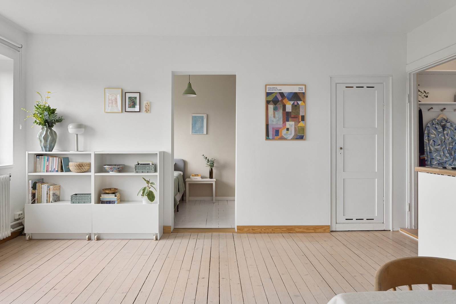 Både varmtvann, oppvarming og internett er inkludert i felleskostnadene. Galleribilde