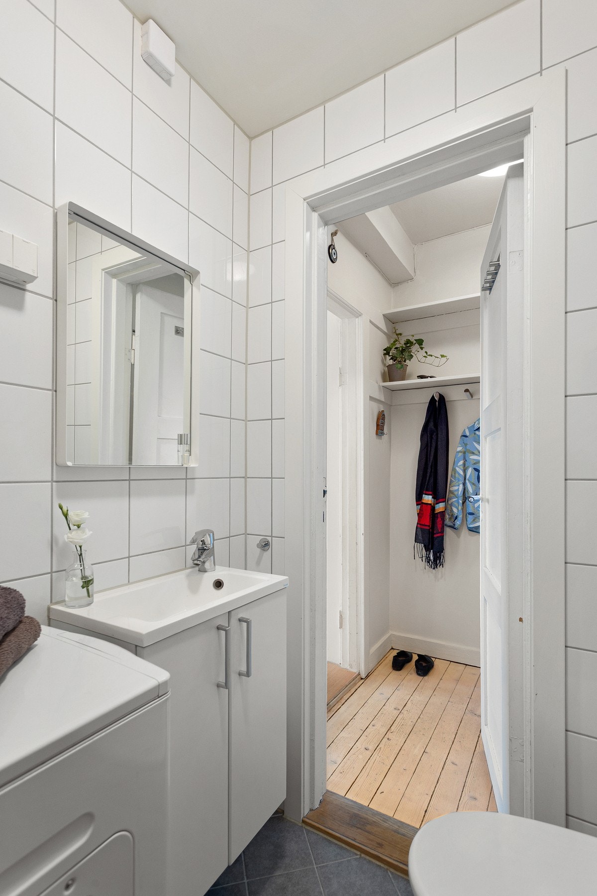 Det er opplegg for vaskemaskin på badet. Galleribilde