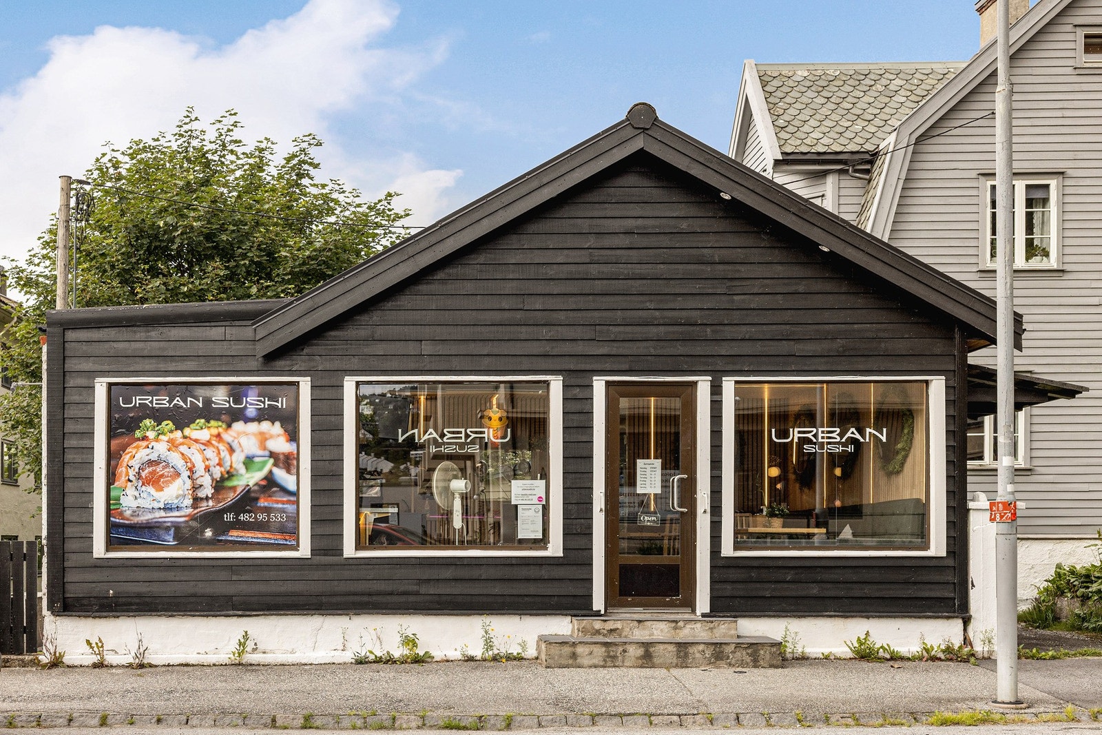 Urban Sushi ligger like ved leiligheten, perfekt for de dagene man trenger en god og lettvint middag. Galleribilde