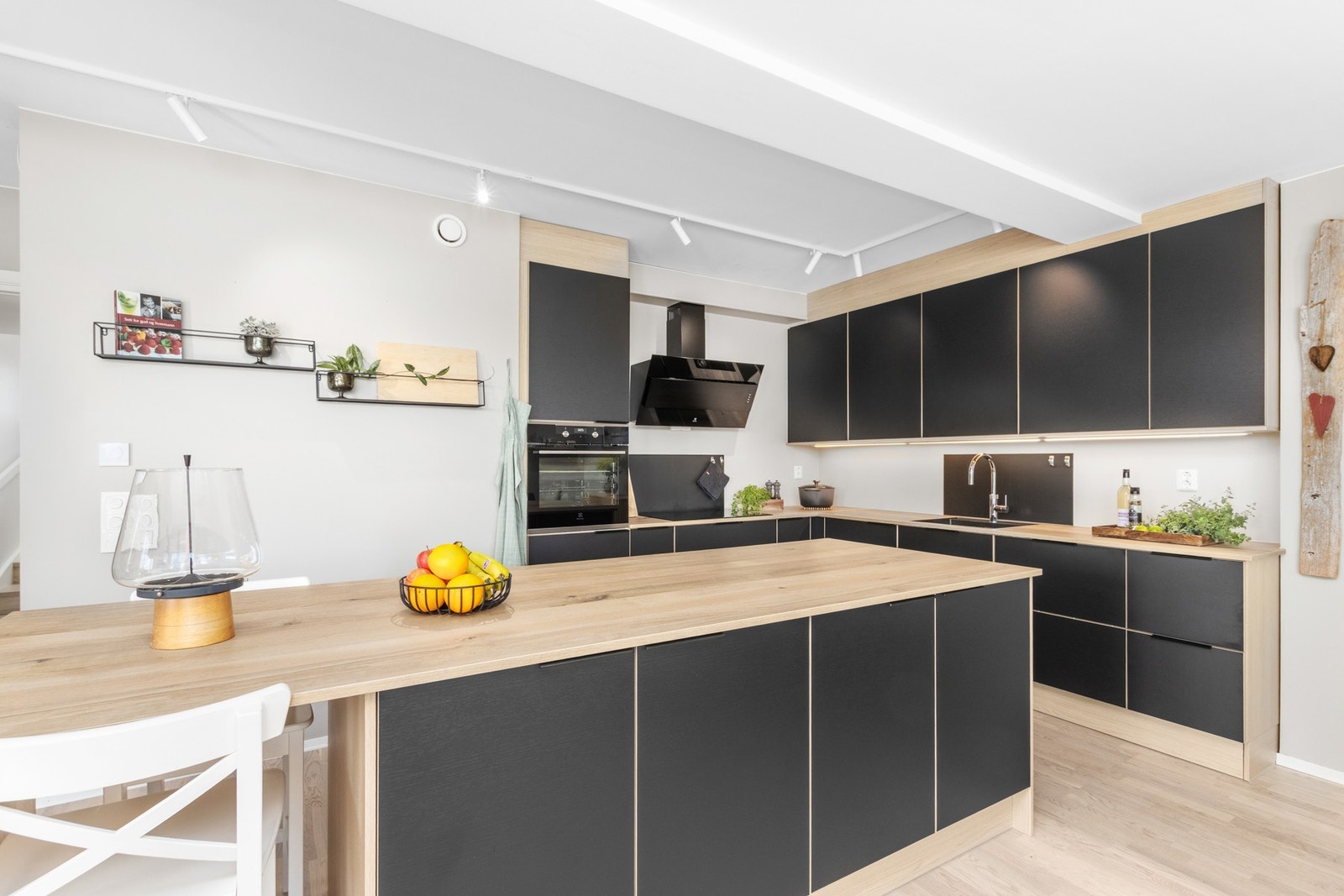 Kjøkken med alt integrert - levert av JKE kjøkken. Galleribilde