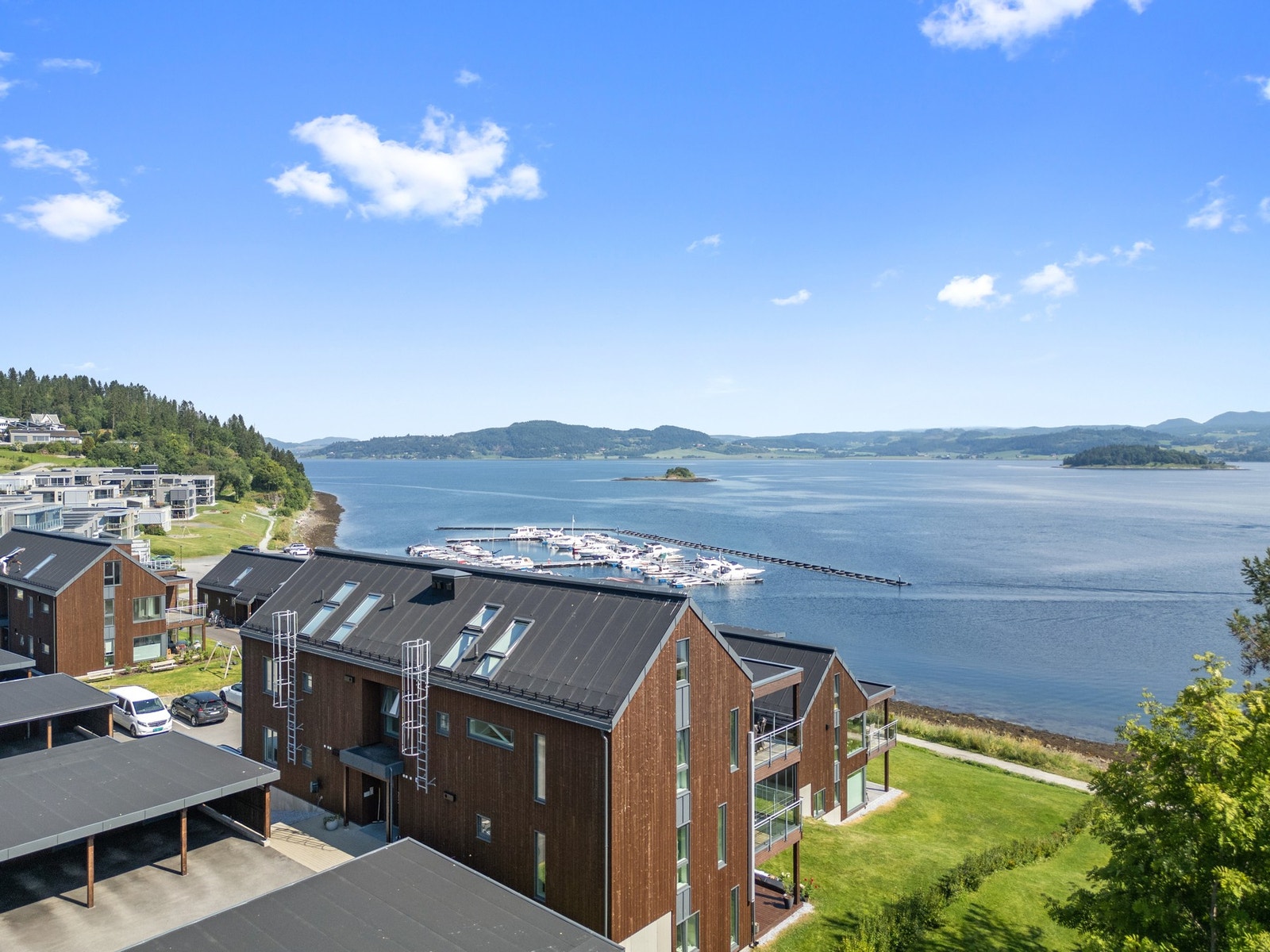 Leiligheten ligger høyest oppe i feltet. Galleribilde