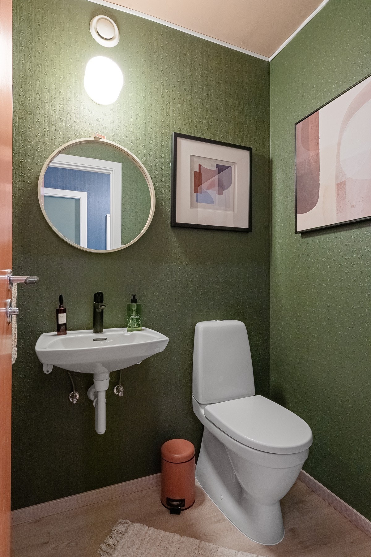 Wc med servant Galleribilde